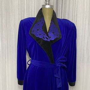 Vintage 90’s Like New Elegant Blue Royal Velvet Robe with Black Accents